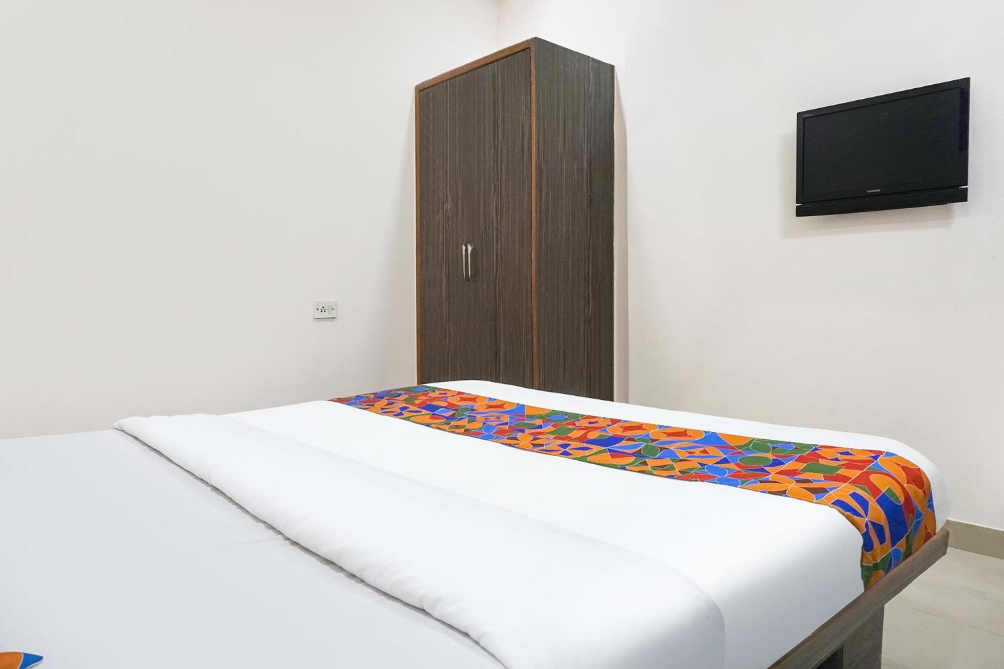 Fabhotel Rachana Residency - Nr Shivaji Nagar Metro Station Pune Exterior photo